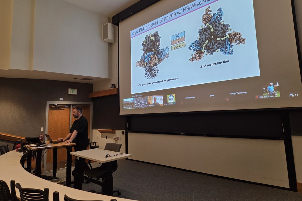 Prof. Goran Bajic presenting his seminar at Dartmouth