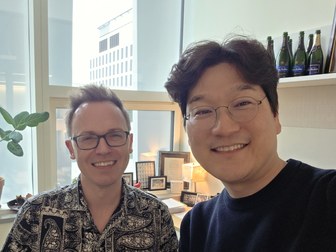 Prof. Jiwon Lee with Prof. Aaron Schmidt at the Ragon Institute